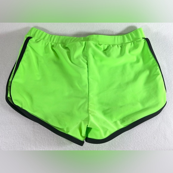 Neon green bikini with shorts - Picture 5 of 5